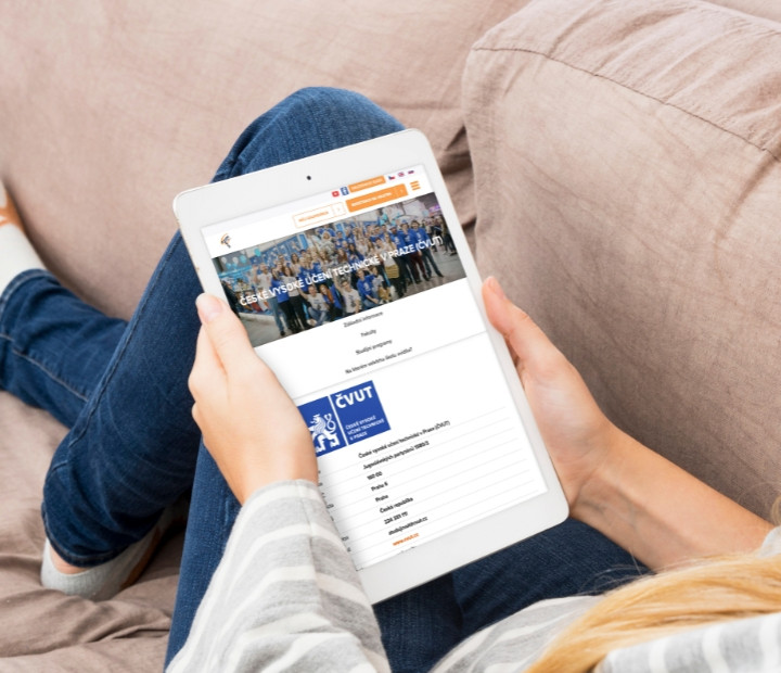 Zobrazení webu na tabletu